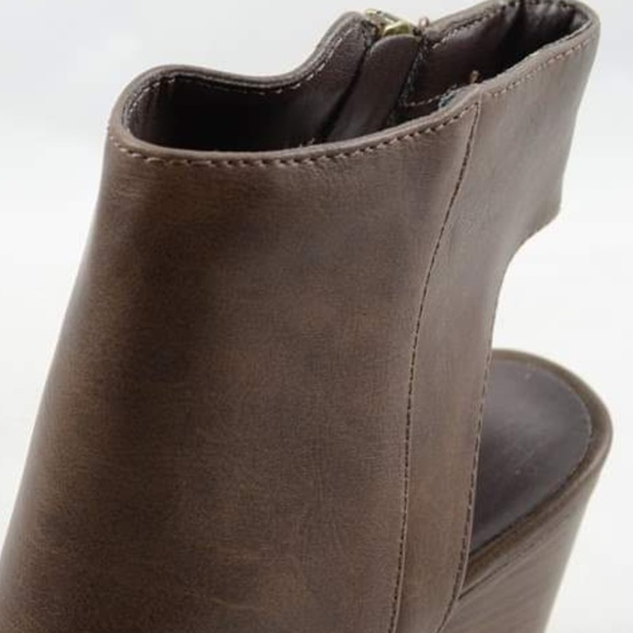 Reanna Chunky Heel Shoe....A Personal Favorite💛🧡 - Picture 4 of 6